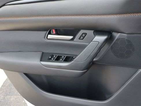 Used 2025 MAZDA CX-50 AWD 2.5 Hybrid w/ Cargo Package image 17