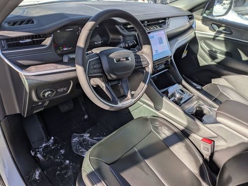 New 2025 Jeep Grand Cherokee L Limited image 13
