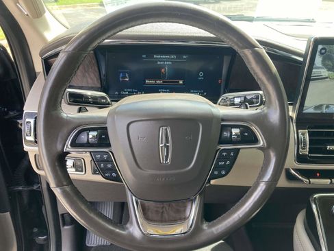 Used 2022 Lincoln Navigator L 4WD image 33