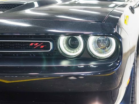 Used 2019 Dodge Challenger R/T image 7