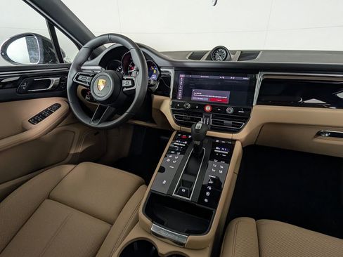 New 2026 Porsche Macan image 22