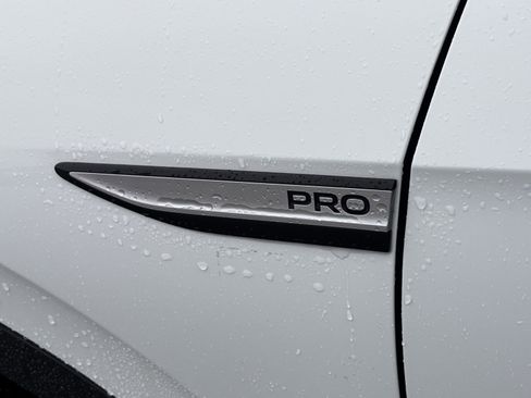 Used 2023 Volkswagen ID.4 Pro image 15