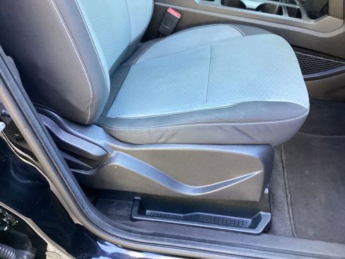 Used 2017 Ford Escape SE image 30