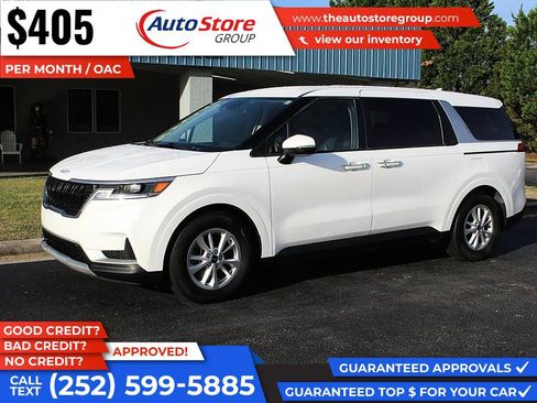 Used 2023 Kia Carnival LX FWD image 2