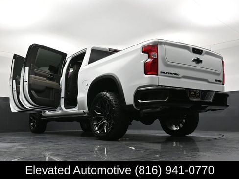 Used 2025 Chevrolet Silverado 1500 ZR2 w/ Technology Package AWD/4WD image 39