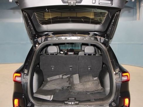 Used 2025 Ford Escape ST-Line Elite w/ Class II Trailer Tow Package image 35