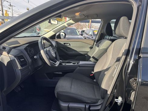 Used 2021 Nissan Rogue S image 18