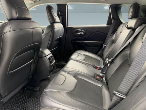 Used 2020 Jeep Cherokee Latitude Plus FWD image 22