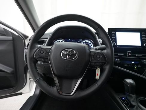 Used 2024 Toyota Camry SE AWD/4WD image 4