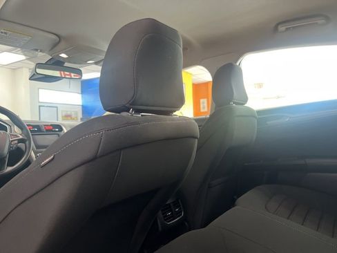 Used 2020 Ford Fusion SE FWD image 16