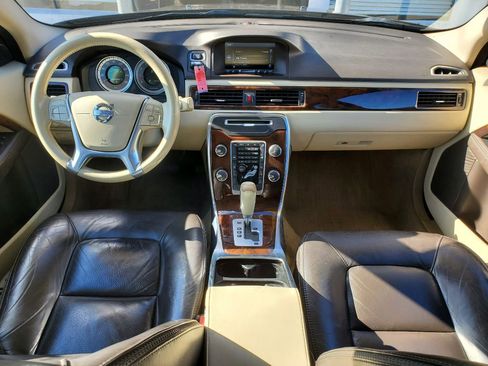 Used 2012 Volvo XC70 3.2 image 29