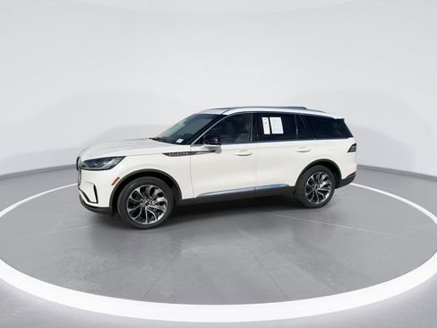 Used 2025 Lincoln Aviator Reserve w/ Illumination Package AWD/4WD image 3