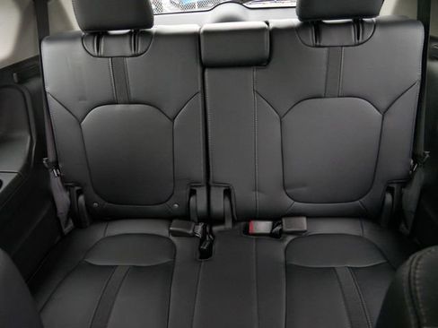 Used 2025 Honda Pilot EX-L image 14