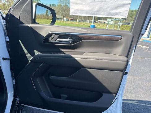 New 2026 Chevrolet Suburban LS image 35