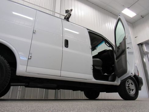 Used 2021 Chevrolet Express 2500 w/ Driver Convenience Package image 25