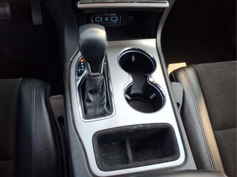 Used 2022 Jeep Grand Cherokee Laredo X AWD/4WD image 13