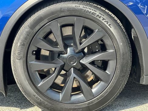 Used 2023 Tesla Model X image 25