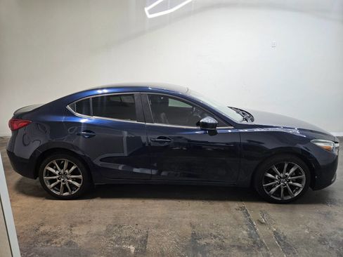 Used 2018 MAZDA MAZDA3 Touring FWD image 4
