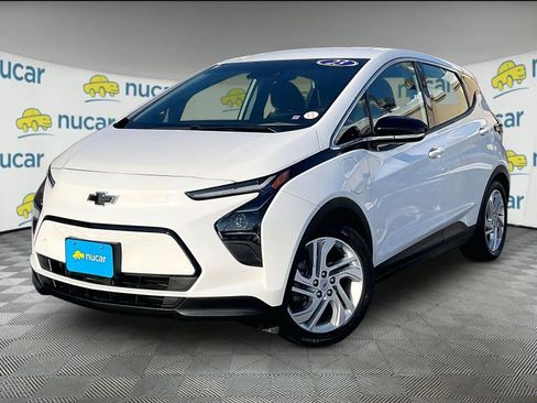 Used 2023 Chevrolet Bolt LT image 3