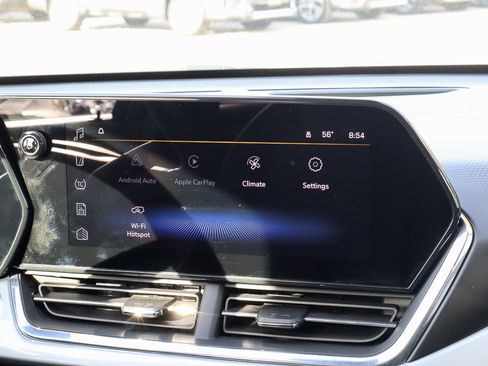 Used 2025 Chevrolet Trax LT w/ LT Convenience Package image 21