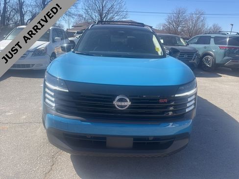 Certified 2025 Nissan Kicks SR w/ SR Premium Package image 2