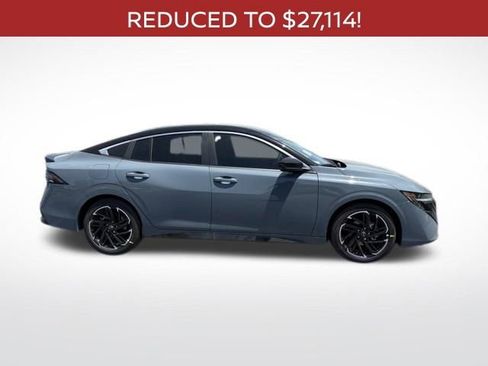 New 2026 Nissan Sentra SR w/ Floor Mat Package FWD image 3