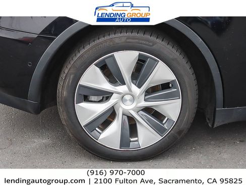 Used 2021 Tesla Model Y Long Range image 10