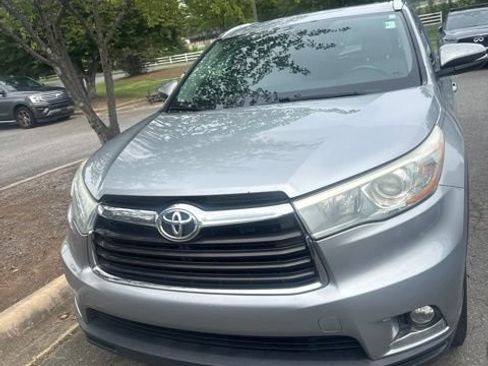 Used 2016 Toyota Highlander Limited FWD image 1