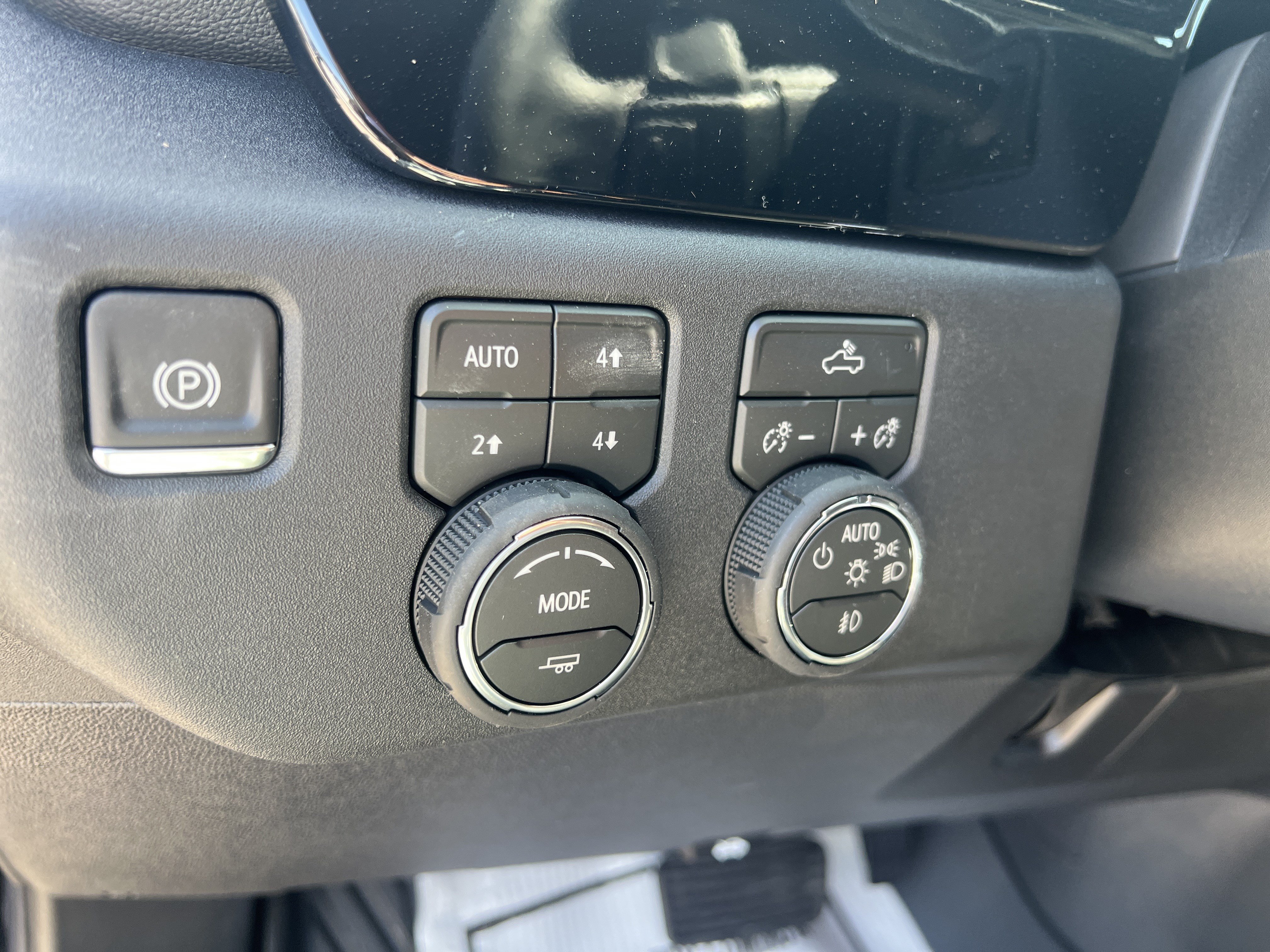 New 2026 Chevrolet Silverado 1500 RST w/ Z71 Off-Road Package AWD/4WD image 11