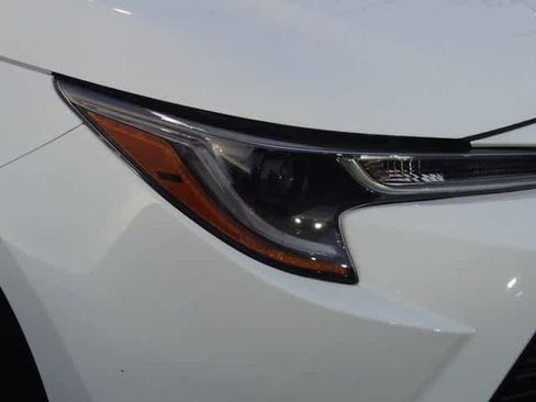Used 2025 Toyota Corolla LE image 19