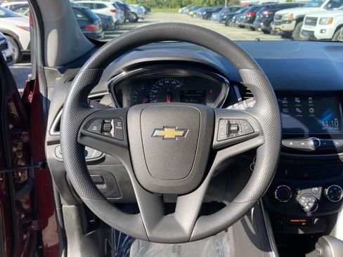 Used 2017 Chevrolet Trax LT image 19