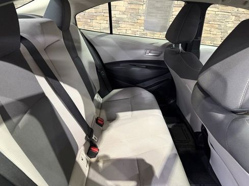 Used 2021 Toyota Corolla LE image 34