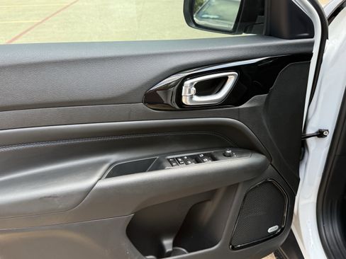 New 2025 Jeep Compass Limited w/ Sun & Sound Group image 13