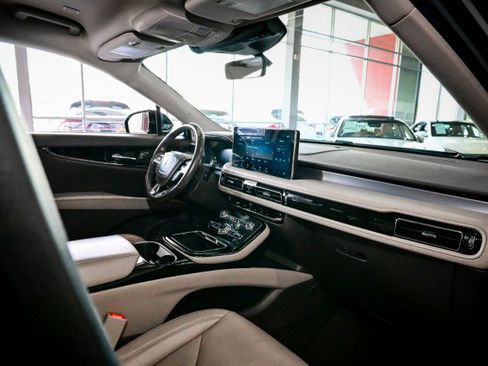 Used 2021 Lincoln Nautilus FWD w/ Equipment Group 101A image 28