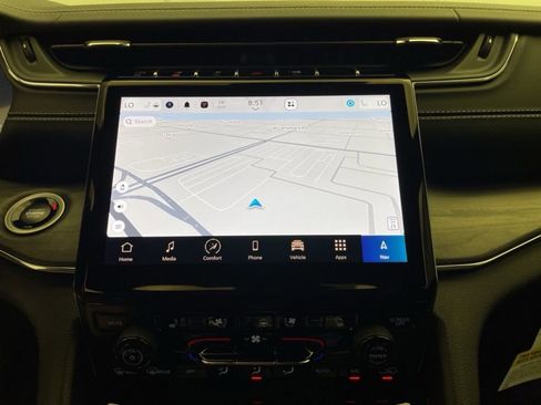 New 2025 Jeep Grand Cherokee L Overland w/ Luxury Tech Group IV image 15