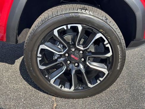 New 2026 GMC Canyon Denali image 14