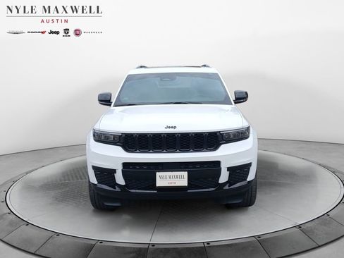 Used 2024 Jeep Grand Cherokee L Altitude image 18