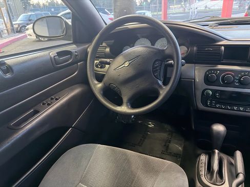 Used 2005 Chrysler Sebring GTC w/ Security Group image 10