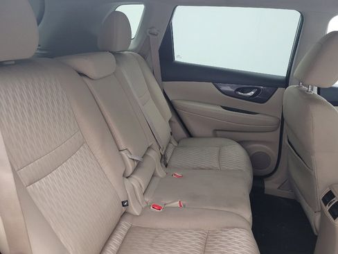 Used 2018 Nissan Rogue SV image 19