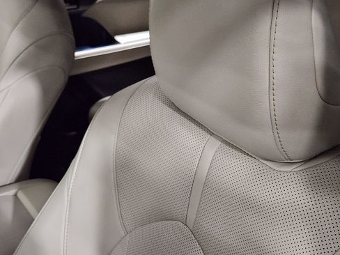 Used 2021 Toyota Highlander Limited image 34