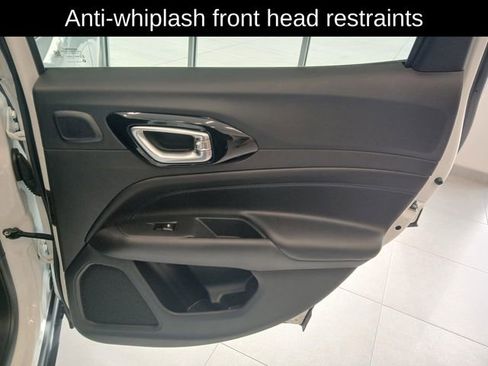 New 2026 Jeep Compass Latitude image 18