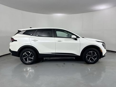 Used 2024 Kia Sportage LX AWD/4WD image 35