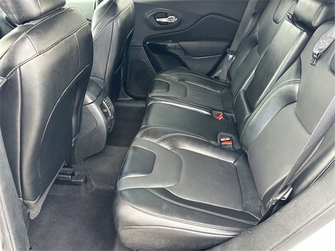 Used 2023 Jeep Cherokee Altitude Lux image 22