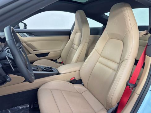 Used 2024 Porsche 911 Carrera image 39