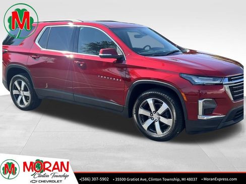 Used 2022 Chevrolet Traverse LT w/ LT Premium Package FWD image 1