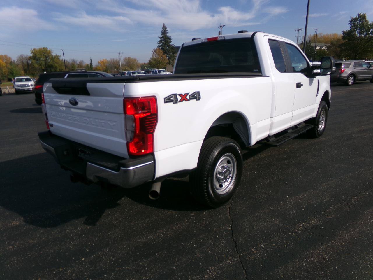 Used 2022 Ford F250 XL w/ Power Equipment Group AWD/4WD image 3