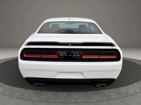 Used 2017 Dodge Challenger GT w/ Technology Group image 7