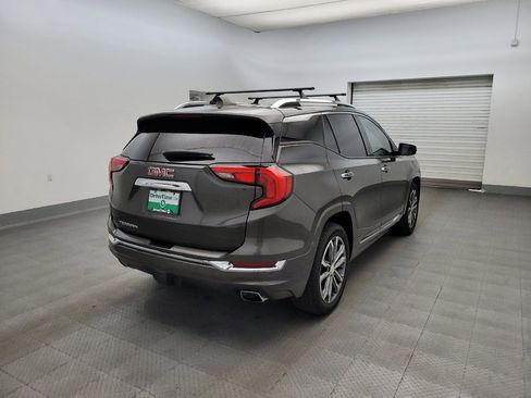 Used 2020 GMC Terrain Denali w/ Denali Premium Package FWD image 9