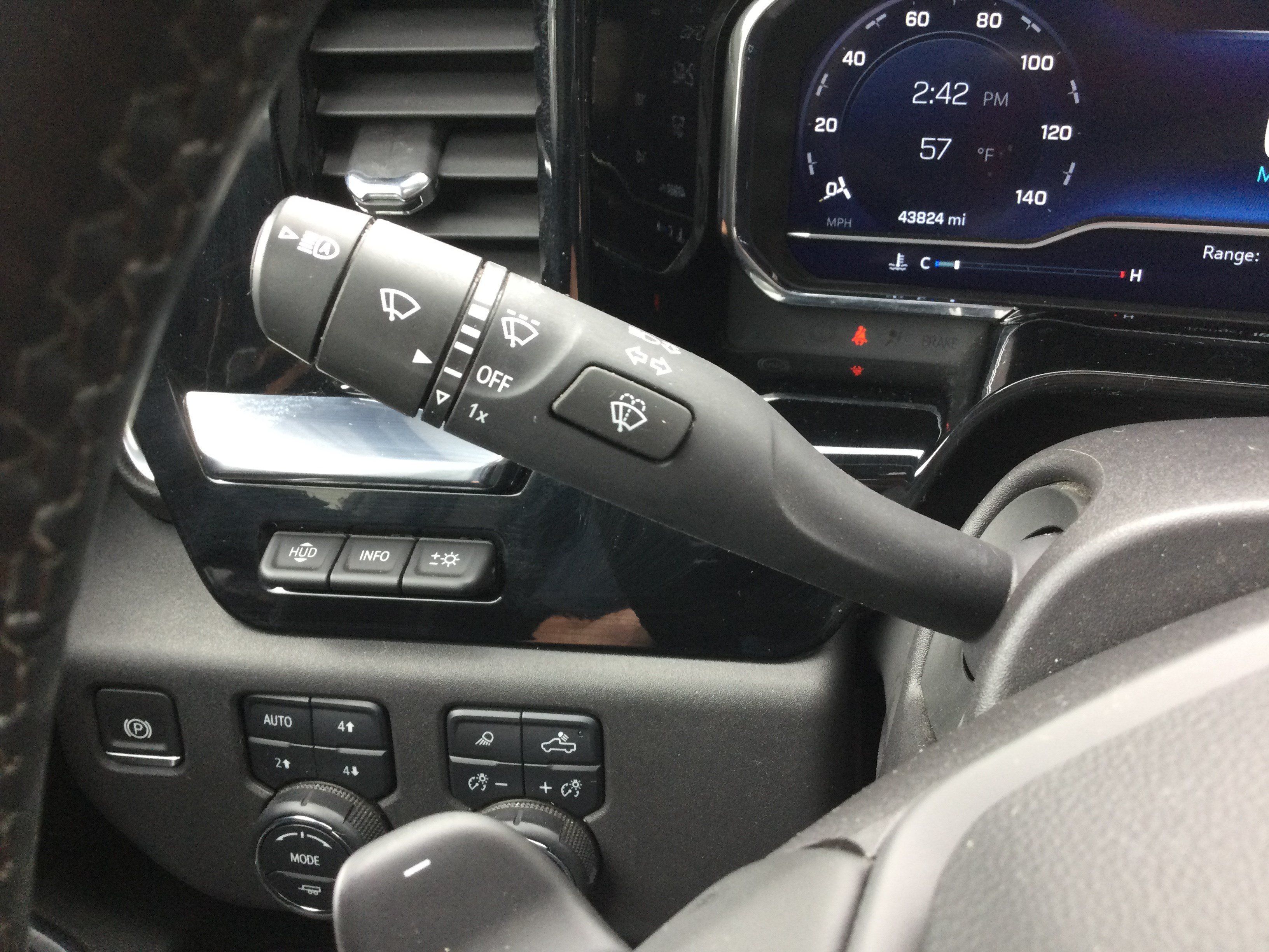 Used 2024 Chevrolet Silverado 1500 LTZ w/ LTZ Premium Package AWD/4WD image 23
