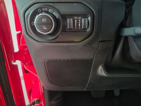 Used 2020 Jeep Gladiator Sport w/ Quick Order Package 24S AWD/4WD image 17
